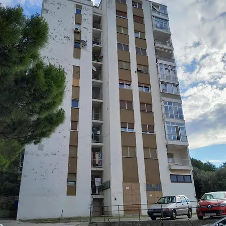 Tombili 7- Minute Walk To The Valsaline And Lungomare Promenade *