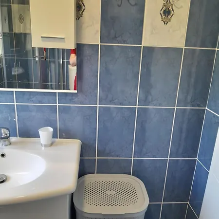 Tombili 7- Minute Walk To The Valsaline And Lungomare Promenade Apartment *